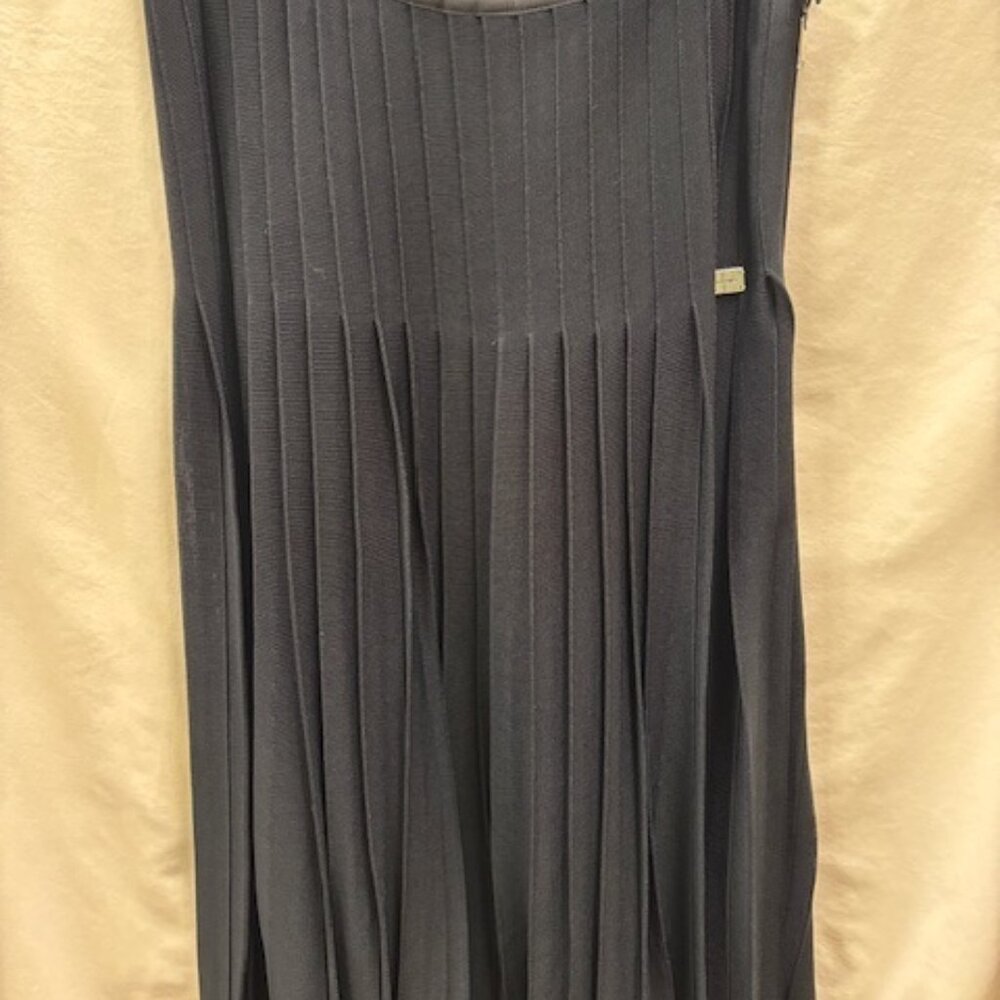 Chanel black pleated skirt size 44